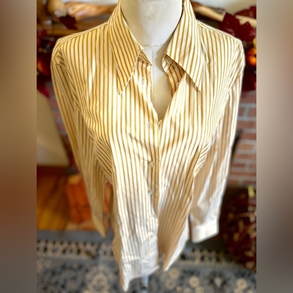 BANANA REPUBLIC GOLD AND WHITE BUTTON DOWN SHIRT - Picture 3 of 10